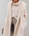 Cristina - cappotto lungo oversize in pelliccia soffice con chiusura a un solo bottone