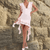 Jurken - Mydora | Asymmetrische ruchesjurk met V - hals en figuur - hugging top voor dames - Roze - S - Zarandi Amsterdam