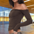 Blouses en Hemden - Oliva | Elegante off - shoulder langarmtop van zachte stof voor vrouwen, slim fit - S - Zarandi Amsterdam