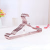 Luxury Hangers voor Kleding | Stijlvolle en Duurzame Kledinghangers