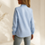Blouses - Stijlvolle gestreepte blouse met ruches en klassieke knoopsluiting - Blauw - S - Zarandi Amsterdam
