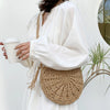 ModeParisienne® Tiara - Borsa semicircolare bohemien intrecciata a mano in paglia
